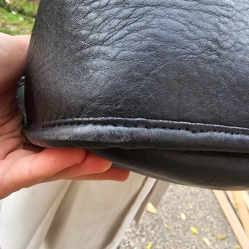 VINTAGE COACH Patricia Legacy Flap Black Leather Crossbody Bag #9951 - Picture 6 of 16